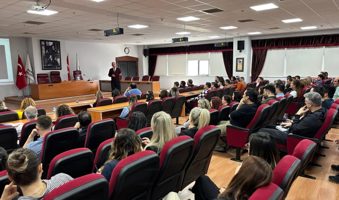 Bandırma Belediyesi personeline “Resmi Yazışmalar” konusunda eğitim verildi Bandırma Belediye personeline yönelik düzenlenen eğitimde, resmi yazışmalarda izlenecek esaslar
