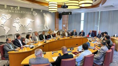  Bandırma Belediye Başkanı Dursun Mirza, Başkan Yardımcıları Cemal Adıgüzel, Niyazi