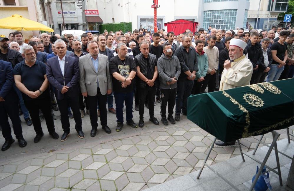 Kazdağları’ndaki kazada ölen Off Road Kulübü kurucu başkanı son yolculuğuna uğurlandı Kazdağları’nda meydana gelen trafik kazasında hayatını kaybeden Edremit Off Road