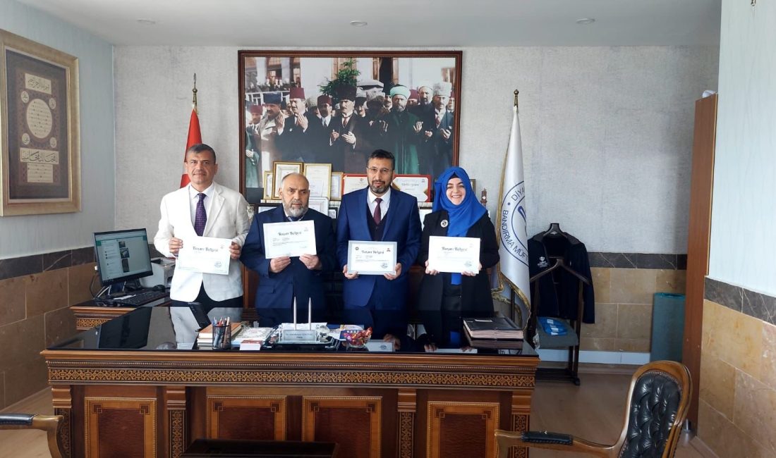 Bandırma İlçe Müftülüğü’nde görev yapan din görevlilerine, Diyanet İşleri Başkanı