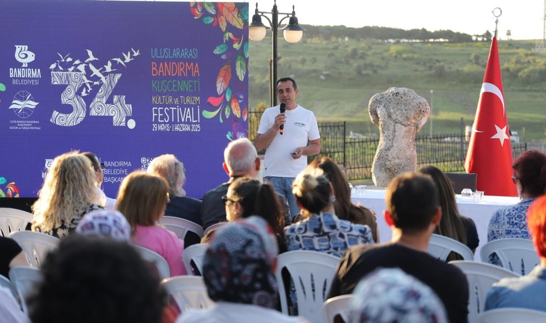 Bandırma Müzesi’nde tarih ve kültür konuşuldu Bandırma Kuşcenneti Festivali kapsamında Bandırma Müzesi’nde düzenlenen söyleşide antik dönemden