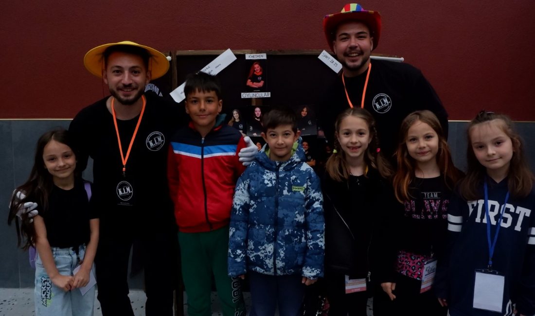Susurluk’ta bu yıl ilk kez düzenlenen tiyatro festivalinde üçüncü gün