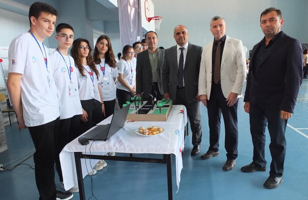Kuvai-Milliye Fen Lisesi Bilim Fuarı açıldı Burhaniye Kuvai-Milliye Fen Lisesinde, ‘2024-2025 Eğitim Öğretim Yılı Bilim Fuarı’