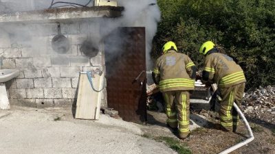 Gönen’de bir mermer atölyesinde çıkan yangın, itfaiye ekiplerinin müdahalesiyle kısa