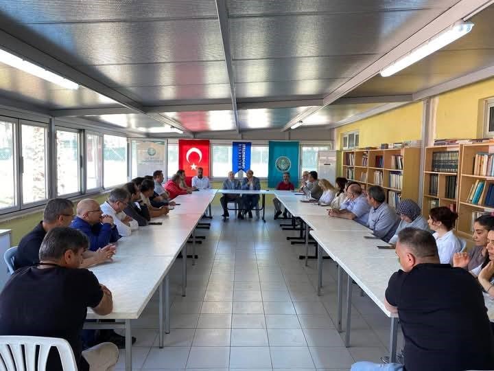 Balıkesir Üniversitesi Edremit Meslek Yüksekokulu’nda uzun yıllardır görev yapan Prof.
