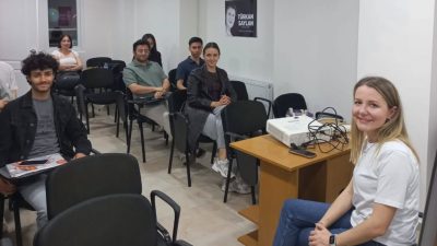 ÇYDD Bandırma Şubesi’nin “Deniz Yıldızı Projesi” kapsamında düzenlediği psikoloji eğitiminde