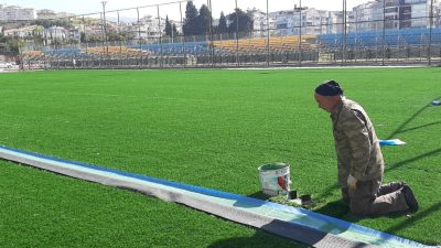 Erdek’te tenis kortları ve halı saha yenilenerek modern hale getirildi.
