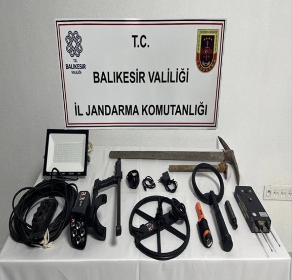Balıkesir İl Jandarma Komutanlığı ekipleri tarafından Altıeylül, Edremit ve Erdek