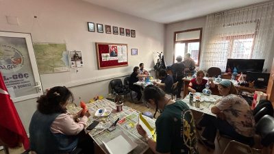 Balkan Göçmenleri Kültür ve Dayanışma Derneği Bandırma Şubesi’nin kadın üyeleri