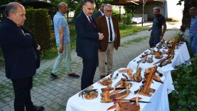 Edremit Halk Eğitimi Merkezi Müdürlüğü (EHEM) tarafından açılan kurslarda bir