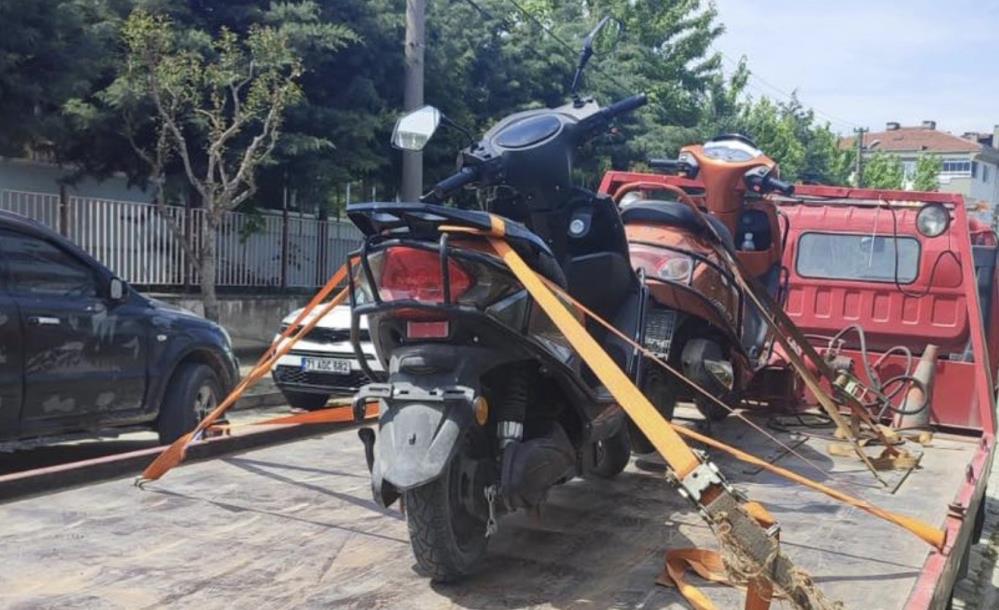 Gönen’de plakasız motosikletlere yönelik denetimler sıklaştırıldı Gönen’de polis ekipleri plakasız, tescilsiz ya da teknik yeterlilikleri bulunmayan