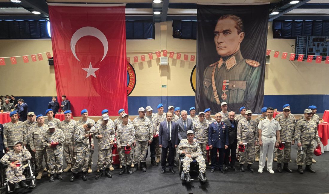 Bandırma’da özel gereksinimli bireylerden askerlik yemini Bandırma 6. Ana Jet Üs Komutanlığı’nda düzenlenen törende, 16 özel