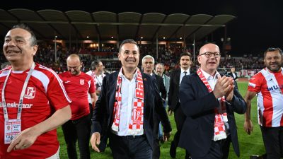 Balıkesir Büyükşehir Belediye Başkanı Ahmet Akın gönül verdiği ve her