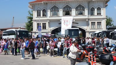 Teksüt Bandırmaspor’un Süper Lig mücadelesi öncesinde Bandırma’dan yola çıkan taraftarlar,