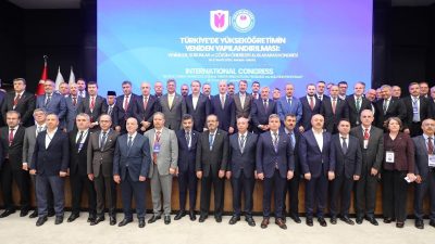 İstanbul’da düzenlenen kongrede, yükseköğretimin sorunları ve çözüm önerileri tartışıldı. Rektör