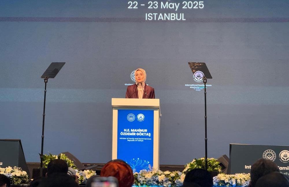 Bakan Göktaş: “Türkiye’de doğurganlık hızı tarihimizin en düşük seviyesi olan 1,48’e geriledi” Aile ve Sosyal Hizmetler Bakanı Mahinur Özdemir Göktaş, “Modern hayatın