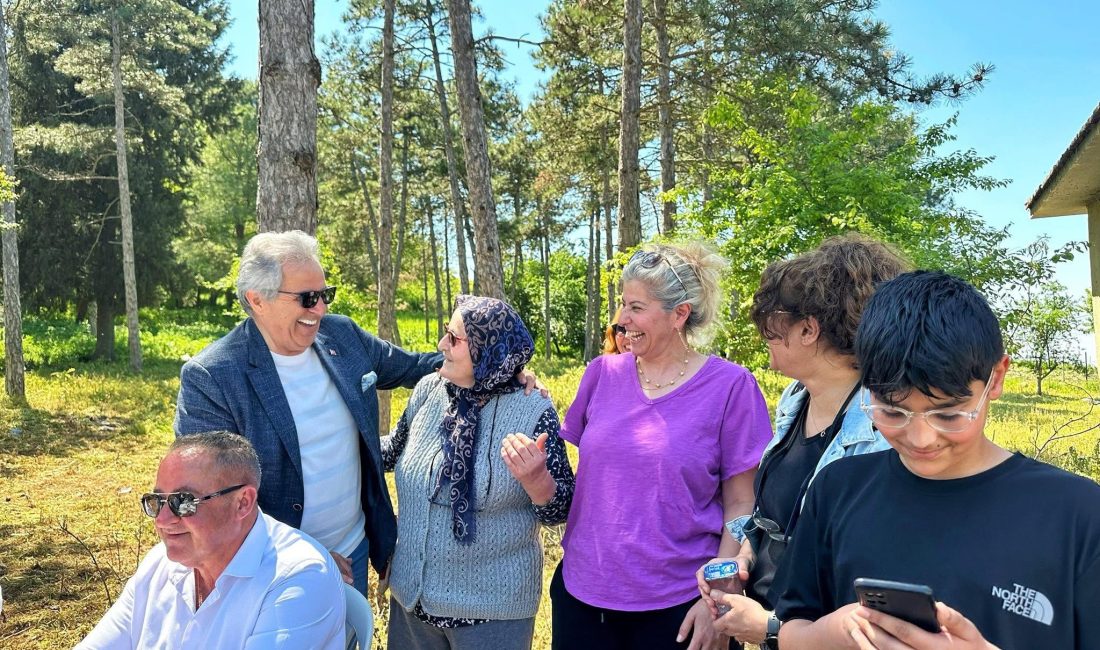 Manyas’ta düzenlenen köy hayrına Bandırma protokolü de katıldı Manyas Çamlı Mahallesi’nde düzenlenen Mevlid-i Şerif ve hayır yemeği programına