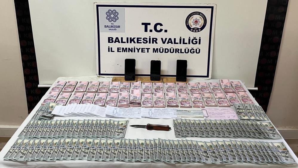 Tefecilik ve resmi belgede sahtecilik yapan şahıslara eş zamanlı operasyon Balıkesir’de tefecilik ve resmi belgede sahtecilik yaptıkları tespit edilen 6