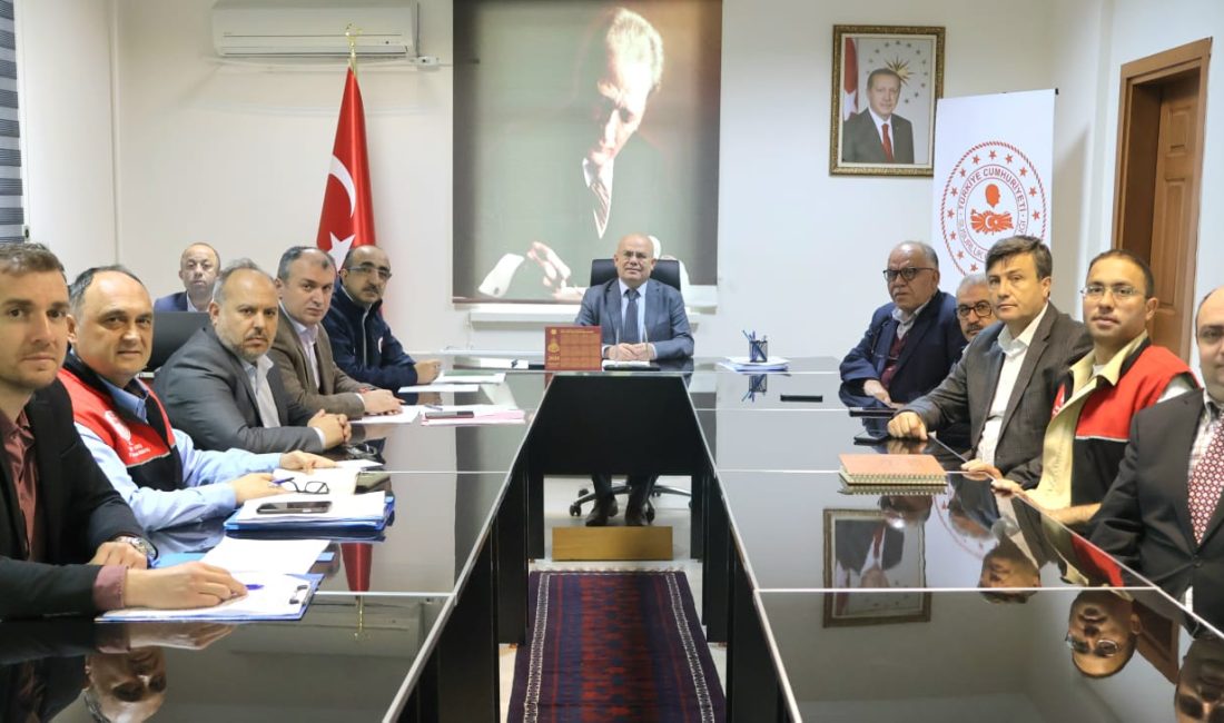 Susurluk’ta Kurban Bayramı Komisyonu toplandı Susurluk İlçe Kurban Komisyonu, Kurban Bayramı öncesi yaptığı toplantıda satış