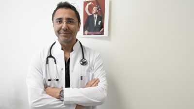 Cilt kanserinin yetişkin ve çocuklarda görebildiğine dikkat çeken Tıbbi Onkoloji