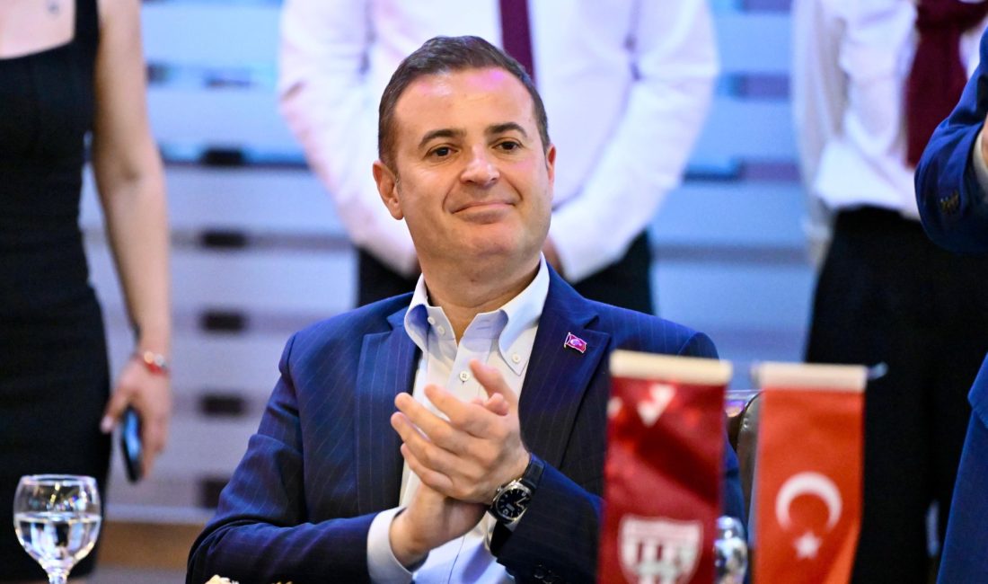 Bandırmaspor’un 60.kuruluş yıl dönümü kutlama yemeğine katılan Balıkesir Büyükşehir Belediye