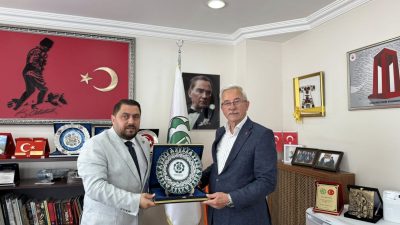 Erdek Belediye Başkanı Burhan Karışık, kardeş şehir Gümüşçay’ı ziyaret ederek