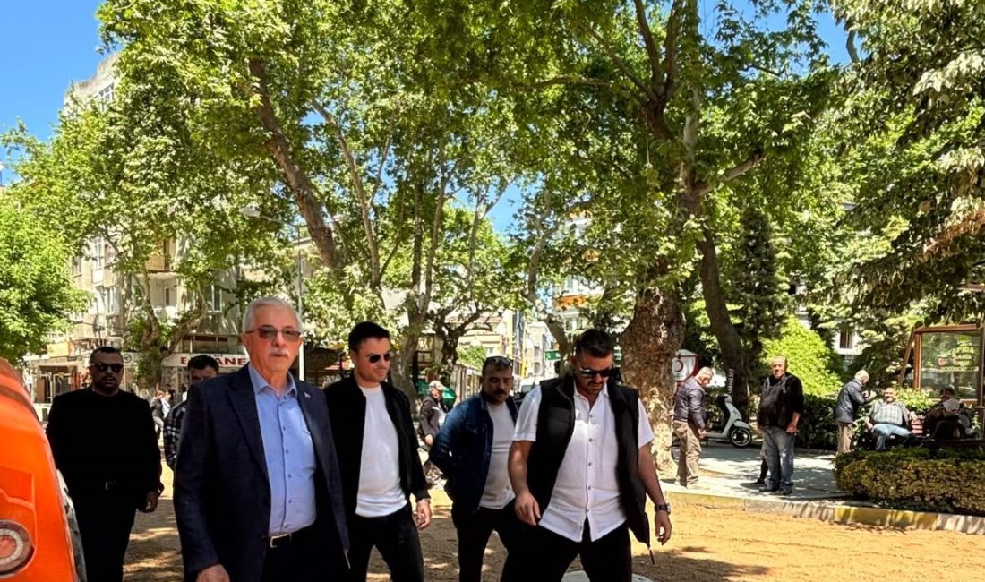 Başkan Karışık: “Her sokağımıza asfalt gelecek” Erdek Belediyesi, uzun yıllardır beklenen asfaltlama çalışmalarına devam ediyor. İlçenin