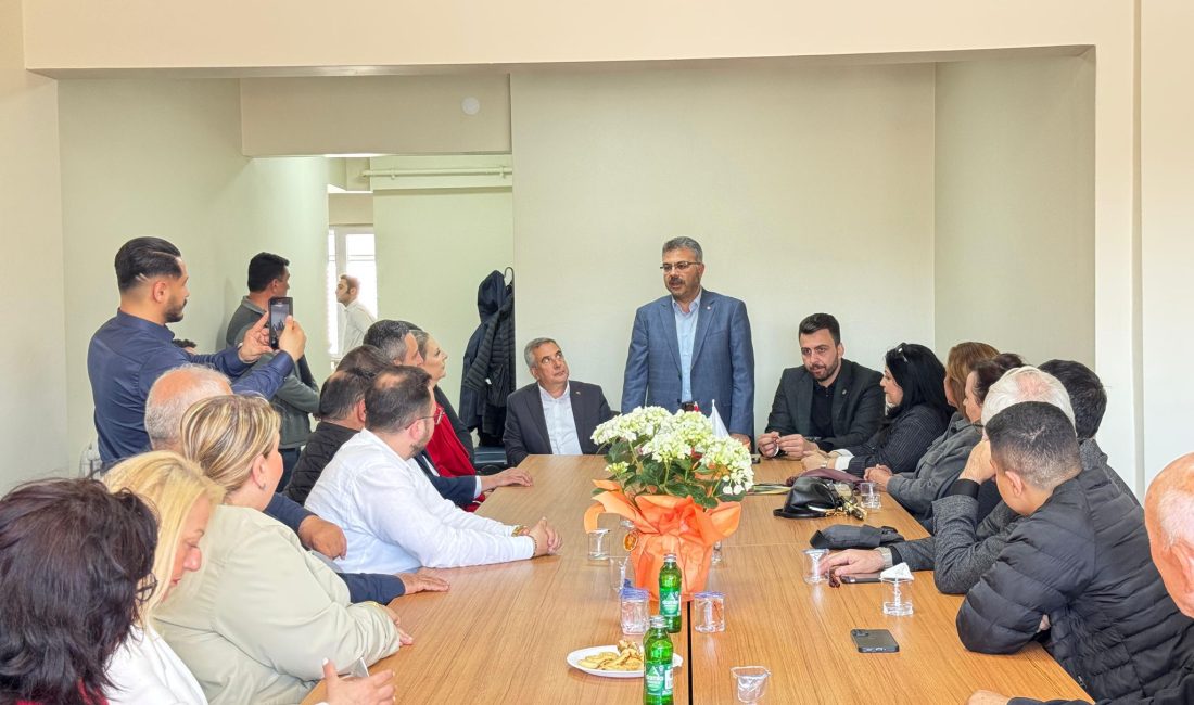 AK Parti Bandırma’da “Teşkilat Değerlendirme Toplantısı” AK Parti Bandırma İlçe Başkanlığı’nda milletvekili düzeyinde katılımla istişare toplantısı