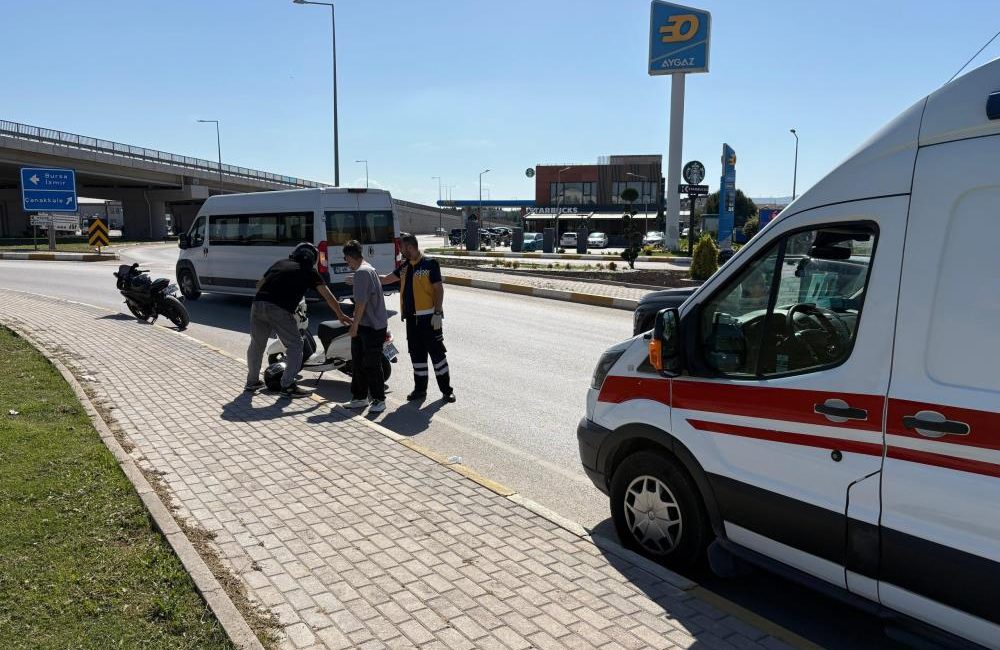 Bandırma’da meydana gelen tek taraflı motosiklet kazasında bir kişi yaralandı.