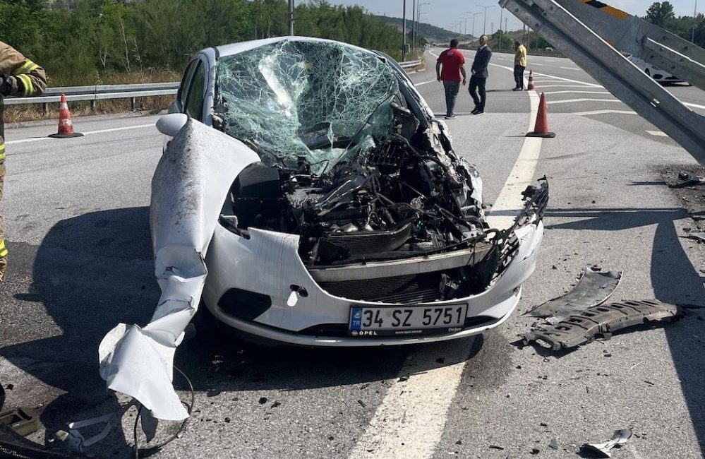 Susurluk’ta otoyol girişinde trafik kazası: 1 yaralı İstanbul-İzmir Otoyolu İzmir istikameti Yasa Tesisleri girişinde meydana gelen trafik