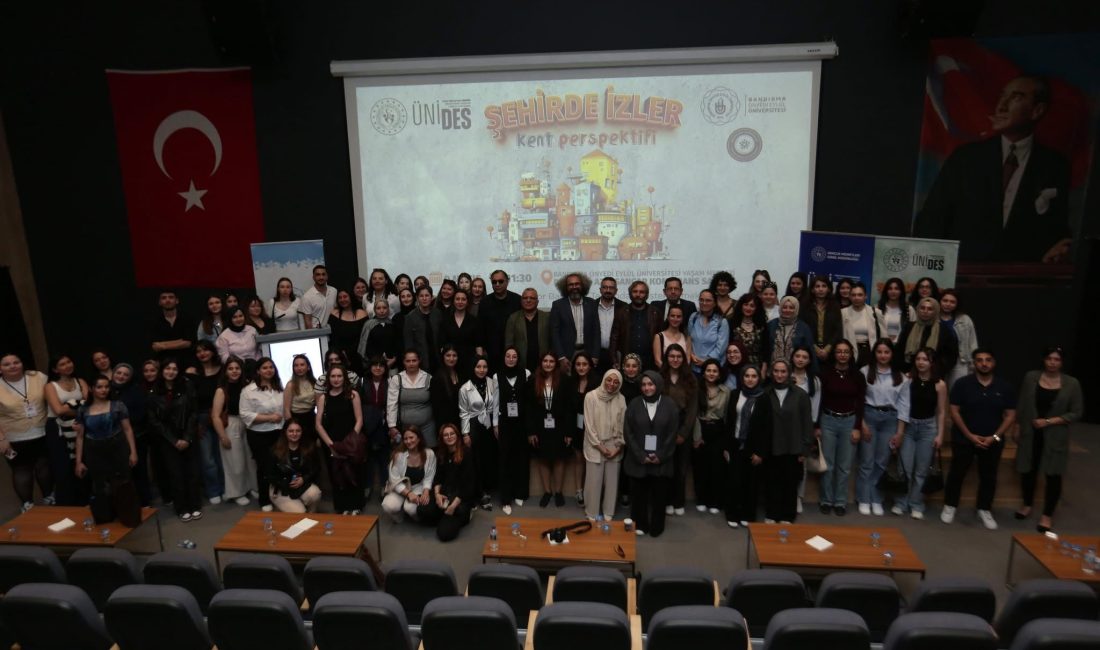 Bandırma’da “Kent ve kültür” konuşuldu Sosyoloji Topluluğu tarafından düzenlenen “Şehirde İzler: Kent Perspektifi” başlıklı konferansta,