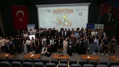 Sosyoloji Topluluğu tarafından düzenlenen “Şehirde İzler: Kent Perspektifi” başlıklı konferansta,