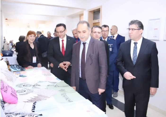 Geleneksel el sanatları Bandırma’da sergilendi Adalet Bakanlığı ve Gençlik ve Spor Bakanlığı iş birliğiyle yürütülen
