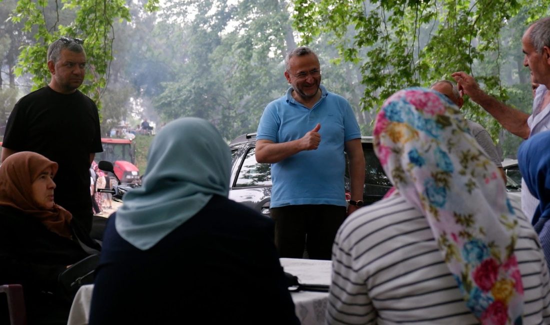 Baharın gelişi Susurluk’ta kutlandı Karapürçek Mahallesi’nde düzenlenen Hıdırellez programında vatandaşlar hayır sofrasında bir araya