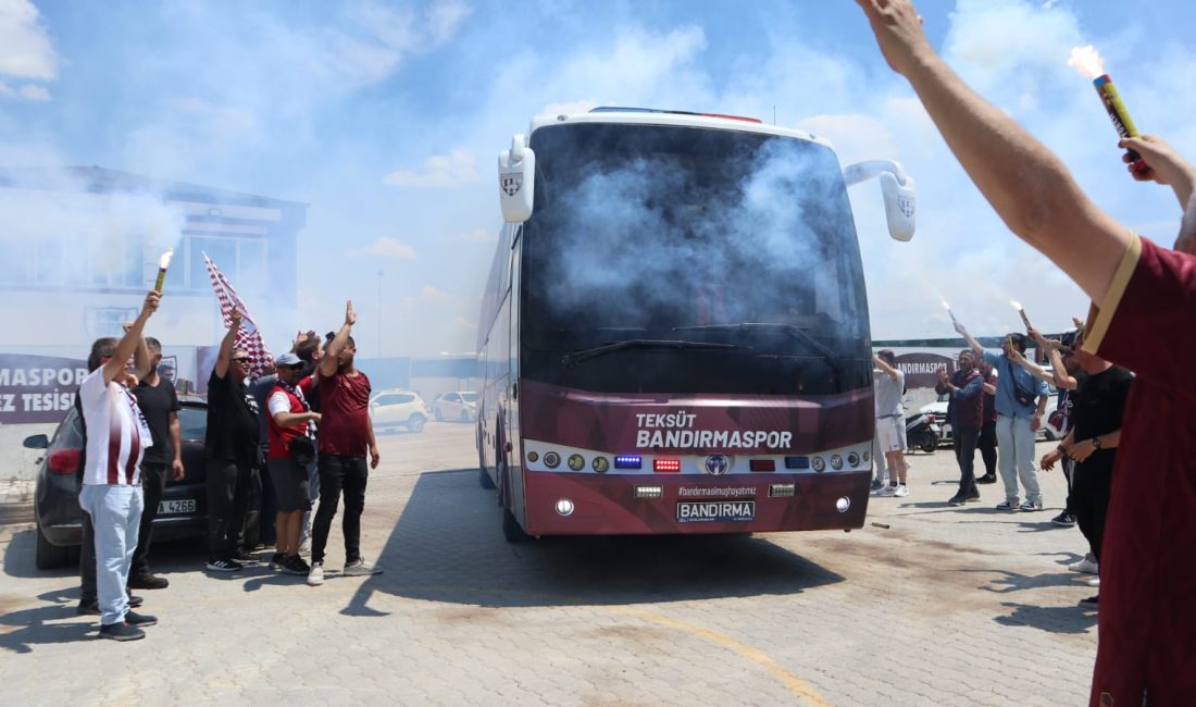 Bandırmaspor, Play-Off Finali için Sakarya’ya uğurlandı Trendyol 1. Lig Play-Off Finali’nde Süper Lig hedefiyle sahaya çıkacak