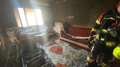  Bandırma’da bir apartmanın ikinci katında çıkan yangın, itfaiye ekiplerinin müdahalesiyle