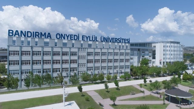 BANÜ öğrencilerinden TÜBİTAK’ta 63 projeyle büyük başarı Bandırma Onyedi Eylül Üniversitesi (BANÜ), Türkiye Bilimsel ve Teknolojik Araştırma