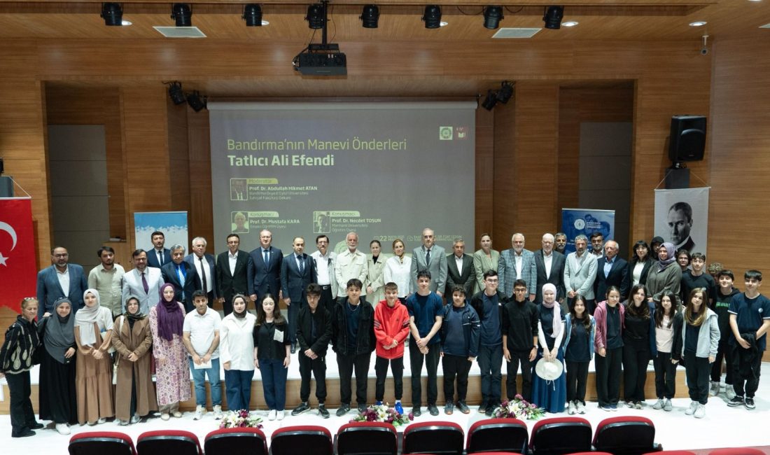 Tatlıcı Ali Efendi, Bandırma’da saygıyla anıldı Bandırma Onyedi Eylül Üniversitesi’nde düzenlenen panelde, kentin manevi önderlerinden Tatlıcı