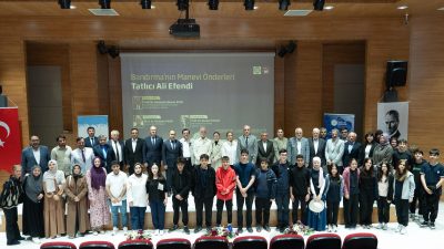 Bandırma Onyedi Eylül Üniversitesi’nde düzenlenen panelde, kentin manevi önderlerinden Tatlıcı