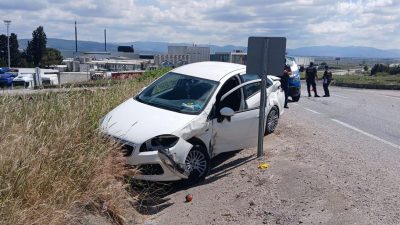 Taştepe Mahallesi’nde iki aracın çarpışması sonucu meydana gelen trafik kazasında