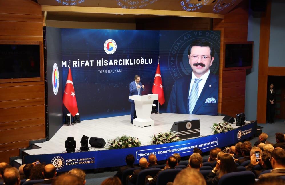 TOBB Başkanı Hisarcıklıoğlu: “KOBİ’lerin rekabeti için e-ticaret ve dijitalleşme şart” Türkiye Odalar ve Borsalar Birliği Başkanı (TOBB) Rifat Hisarcıklıoğlu, KOBİ’lerin