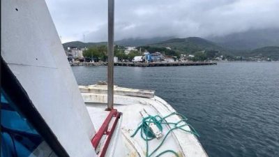 Paşalimanı Adası’nda yalnız yaşayan 89 yaşındaki kadın, evinde düşerek yaralandı.
