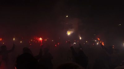 Yüzlerce Bandırmalı, “10,5 Dünya Bandırmalılar Günü’nü” coşkuyla kutladı. Gökyüzü, Bandırmaspor’un