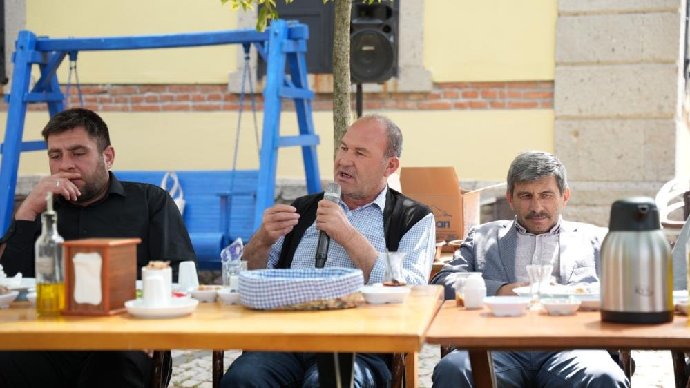 Sındırgı’da yerel kalkınma masada değil sahada şekilleniyor Yerel Kalkınma Stratejisi vatandaşların talepleri ile şekillendiriliyor. Sındırgı Yerel Eylem