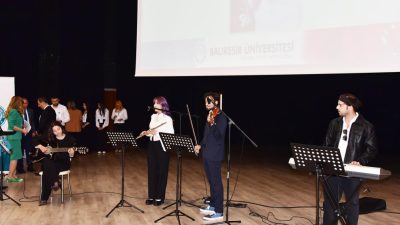 Balıkesir Meslek Yüksekokulunda (MYO) mezuniyet coşku ve sevinç ile yapıldı.