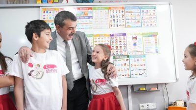 Milli Eğitim Bakanı Yusuf Tekin, Bandırma Yeniyenice İlkokulu’nu ziyaret ederek