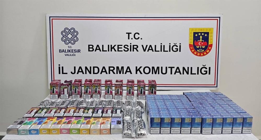 Balıkesir’de 10 ilçede eş zamanlı jandarma operasyonu Balıkesir İl Jandarma Komutanlığınca, kaçakçılık ve organize suçlara yönelik yürütülen