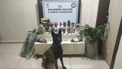 Bandırma’da gerçekleştirilen uyuşturucu operasyonunda çeşitli tür ve miktarda uyuşturucu madde