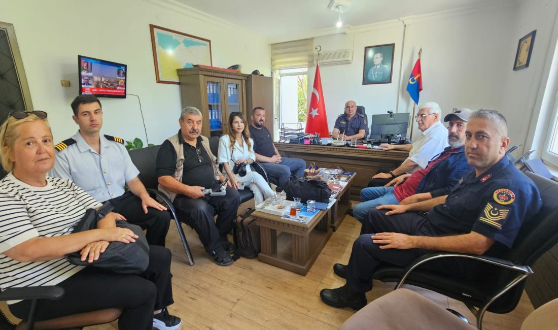 Bandırma basını 186 yıllık güven temsilcilerinin kuruluş yıl dönümünü kutladı Bandırma basını, Jandarma Teşkilatı’nın kuruluş yıl dönümü nedeniyle İlçe Jandarma