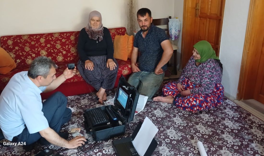 Susurluk’un kırsal mahallelerinde mobil nüfus hizmeti Susurluk İlçe Nüfus Müdürlüğü ekipleri, Balıkesir İl Müdürlüğü iş birliğiyle